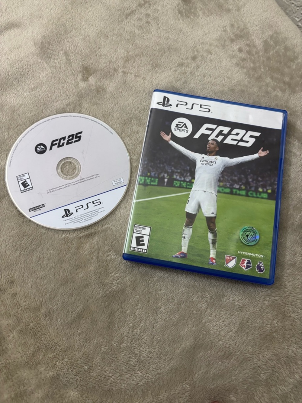 FC 25 (PS5) Video Game - White/Blue